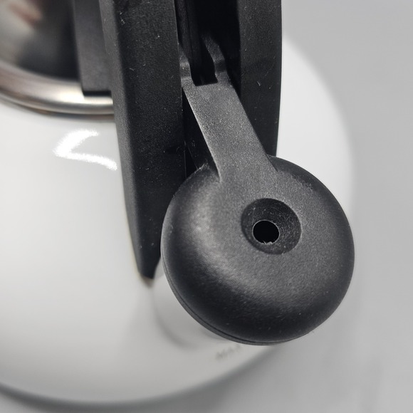 Kitchenaid White Whistling Tea Kettle 1.5 Quart - Picture 9 of 14